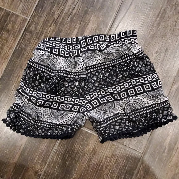 Faded Glory Girls Shorts - Picture 2 of 2